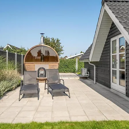 Nyaraló Stunning Home In Otterup With Sauna *